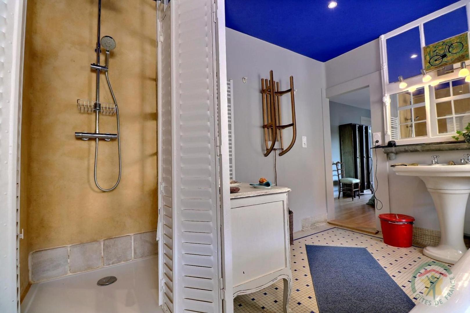コンブール La Goutte D'Or Bed & Breakfast エクステリア 写真